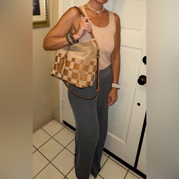 Michael Kors Suede Leather Vivian Hobo Bag - Elegant Woven Design - Picture 4 of 16